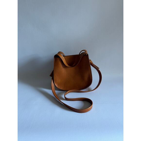 Madewell Handbags - Madewell Sydney Crossbody Bag in Caramel